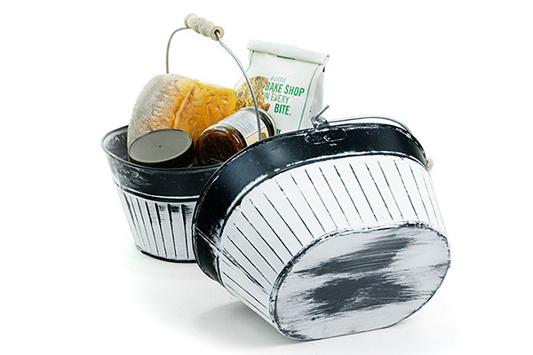 Vintage Black-White Ribbed Tin Oval Tub with Wood Handle